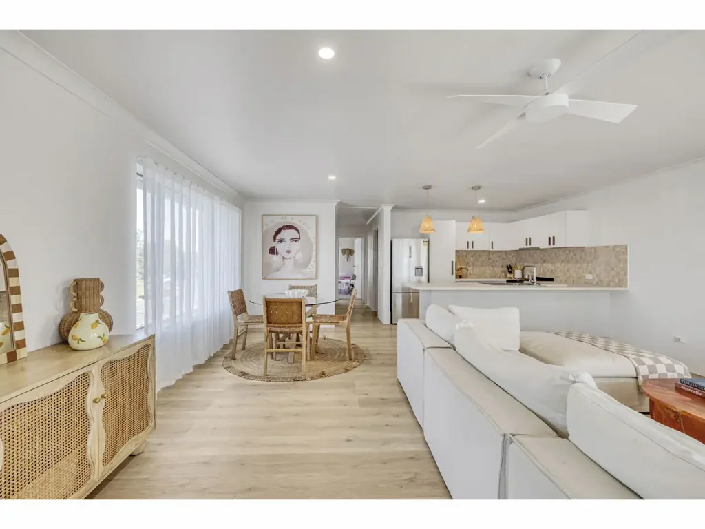 Boutique, Renovated Apartment with Leafy Outlooks and Coastal Convenience