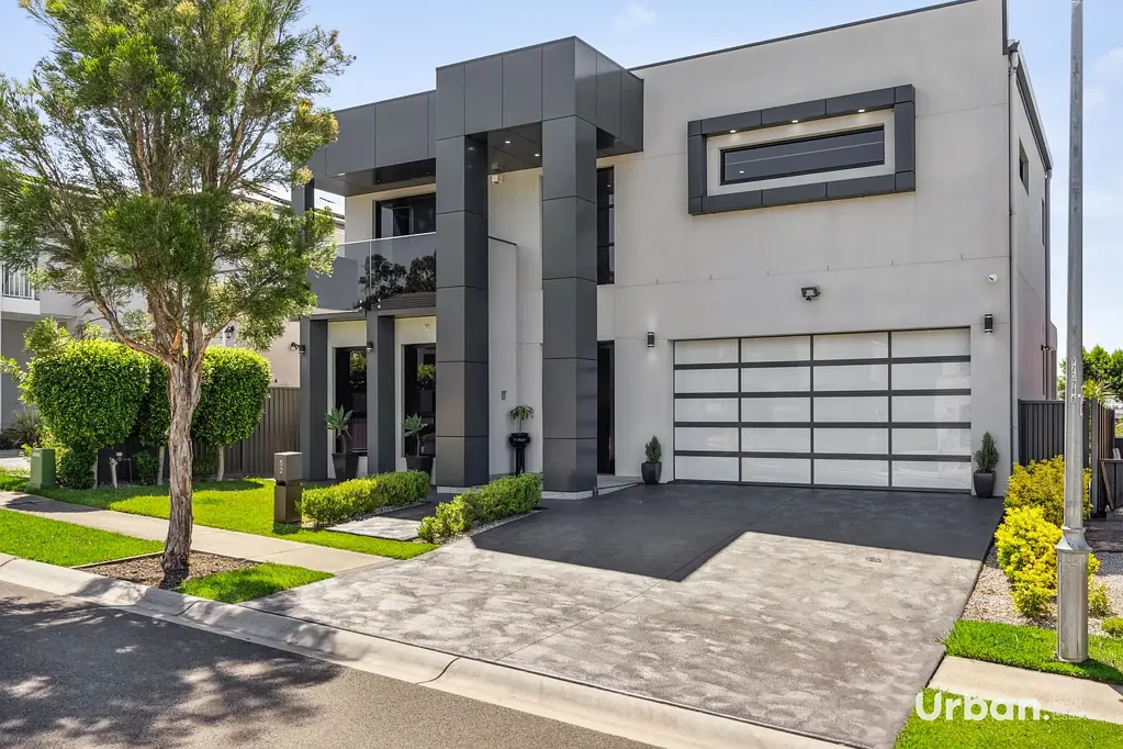 Denham Court 6ਬੈੱਡਰੂਮ Prestige 40sq Family Entertainer in Sought After Denham Court