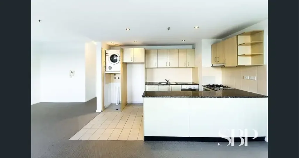 Spacious 2 Bedroom Apartment in prime locale
