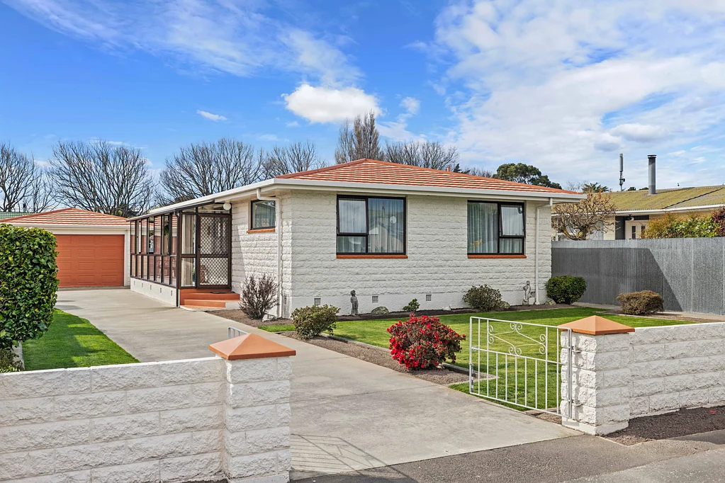 Woolston 3कमरा First Time in 55 Years - Immaculate One-Owner Home
