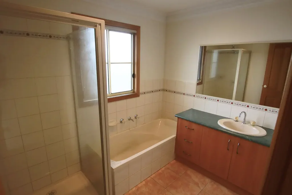 A Homely & Light filled Pascoe Vale Charm.