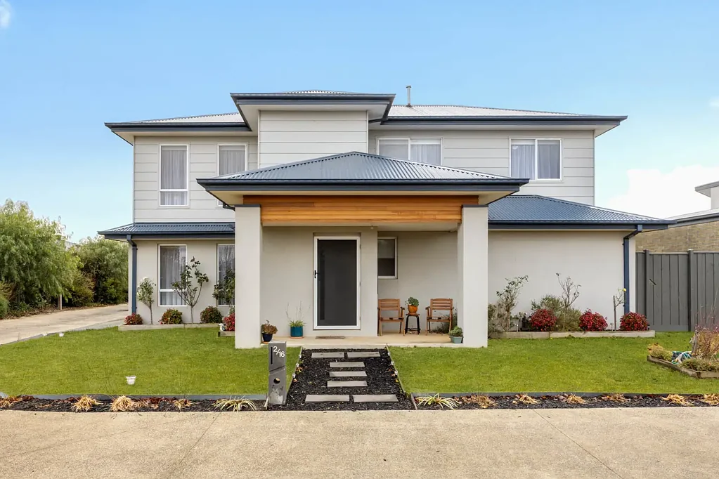 2/16 Cover Drive, New Gisborne, VIC 3438