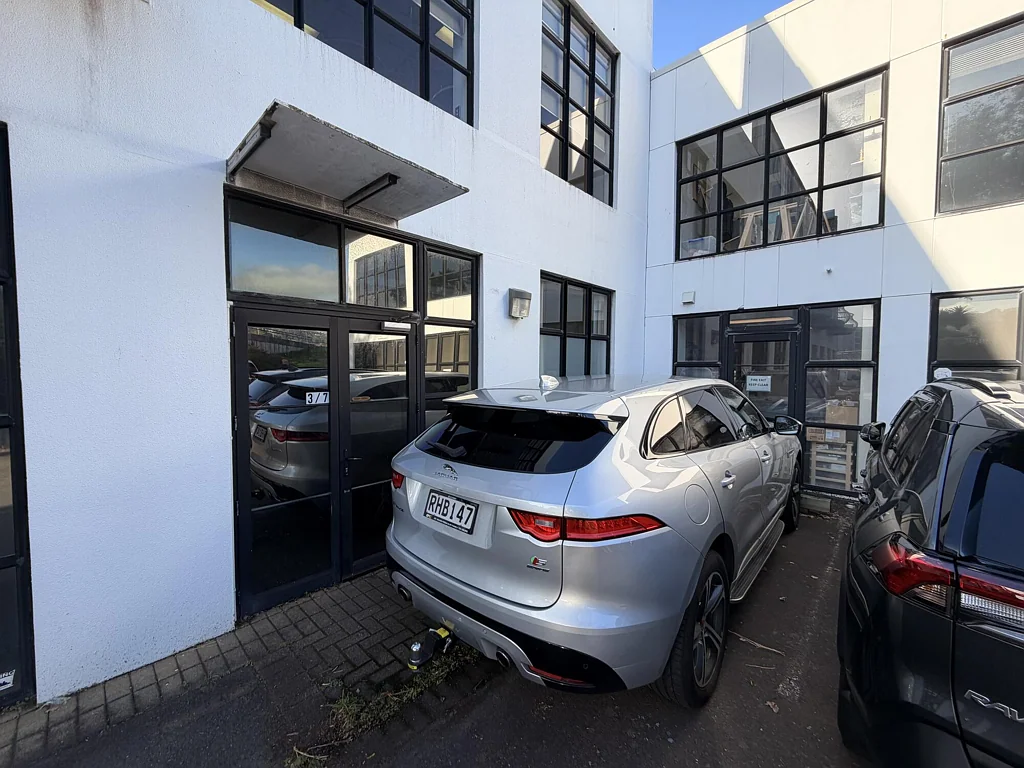 Lower Hutt 58sqm with 1 park