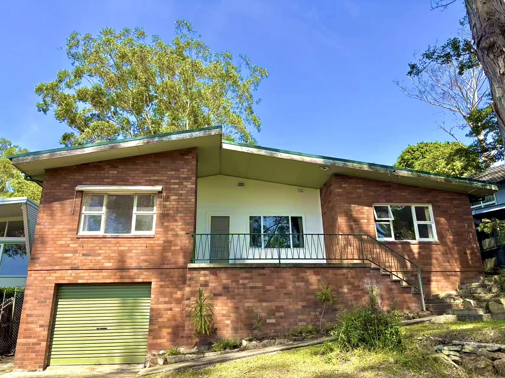 Renovated 4 bedrooms House in sought-after Location in Epping