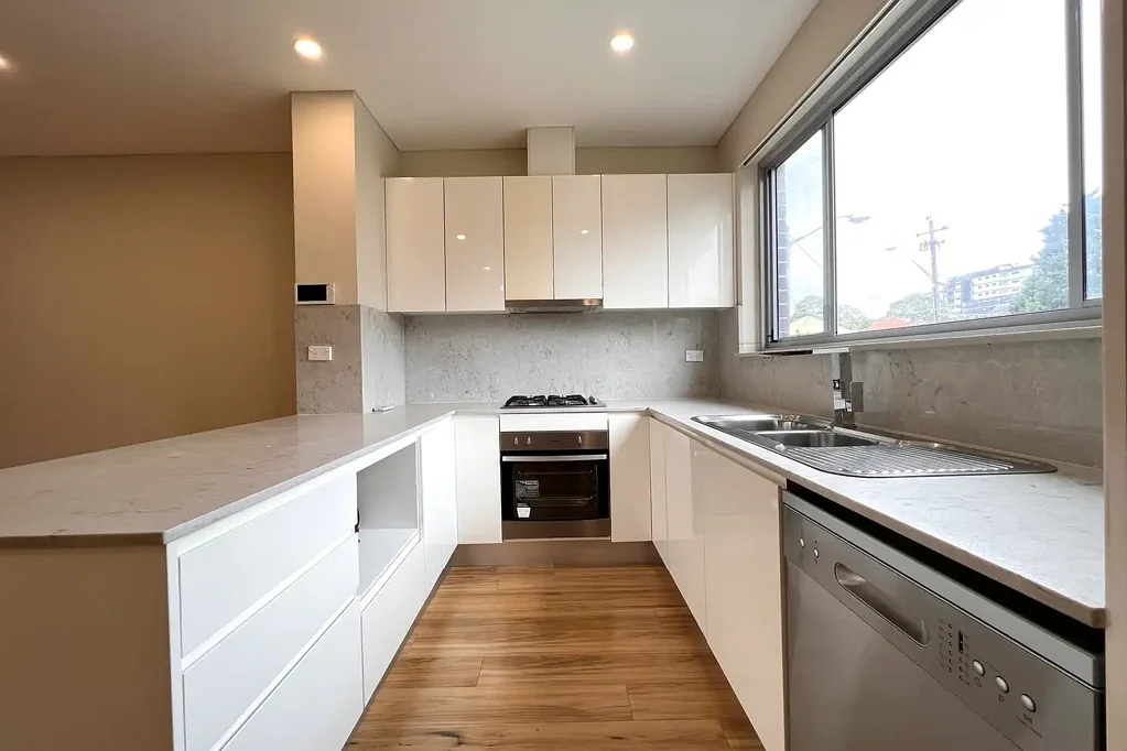 Large Modern Apartment