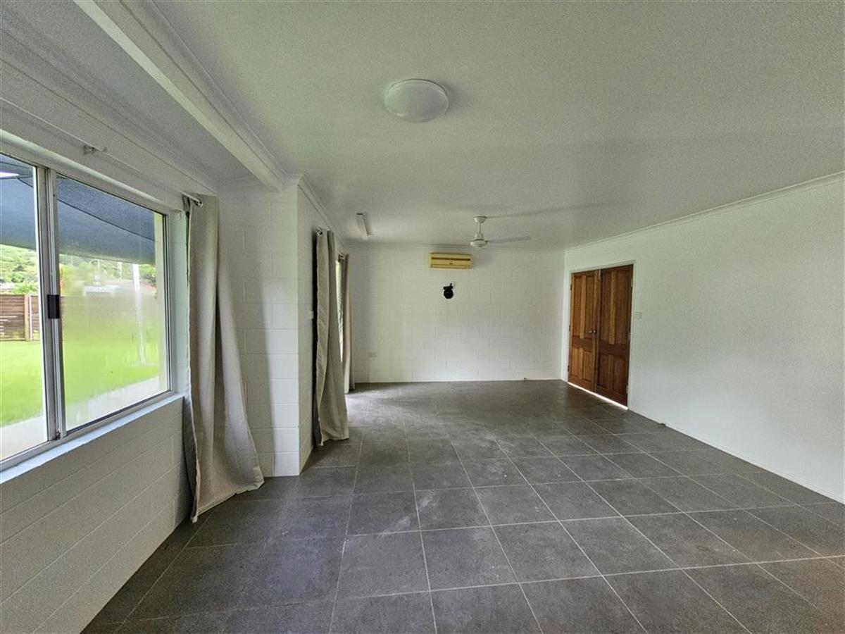 21 IMPEY ST, CARAVONICA QLD 4878, 0 chambres, 0 salles de bain, House