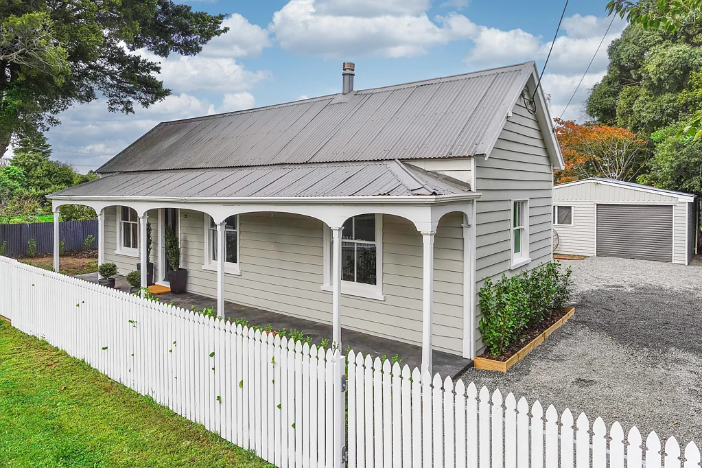 Featherston 3침실 Timeless Character Cottage
