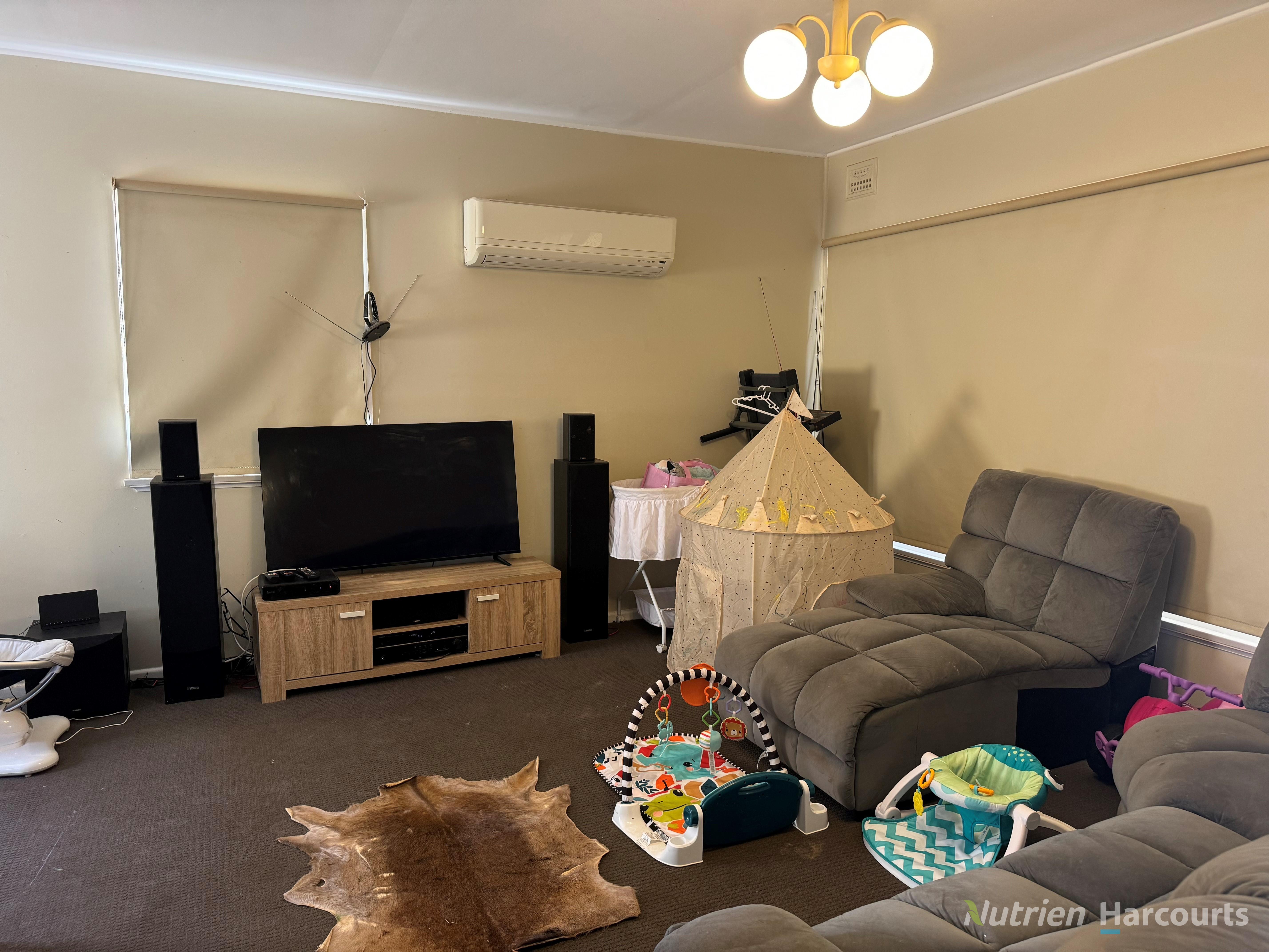 61 ELIZABETH CR, COBAR NSW 2835, 0 Kuwarto, 0 Banyo, House