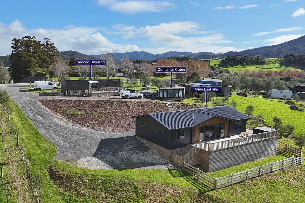 Mangawhai 5Moenga Two Rentals or Home and Income!
