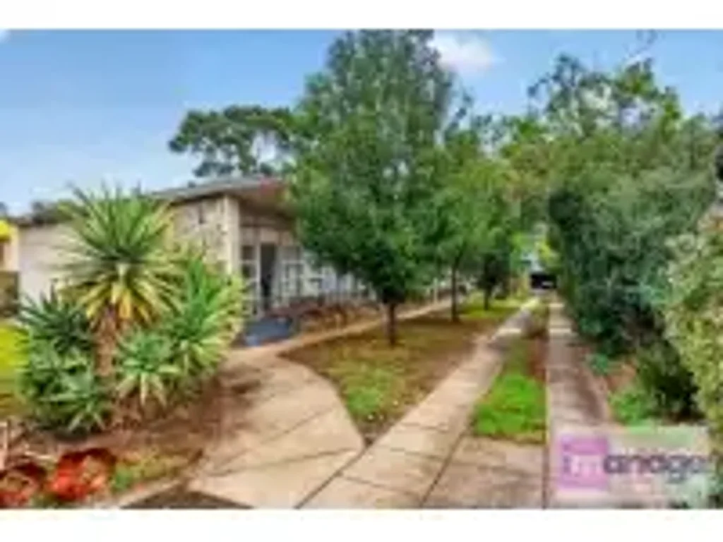 2 Bedroom Unit in Great Location
