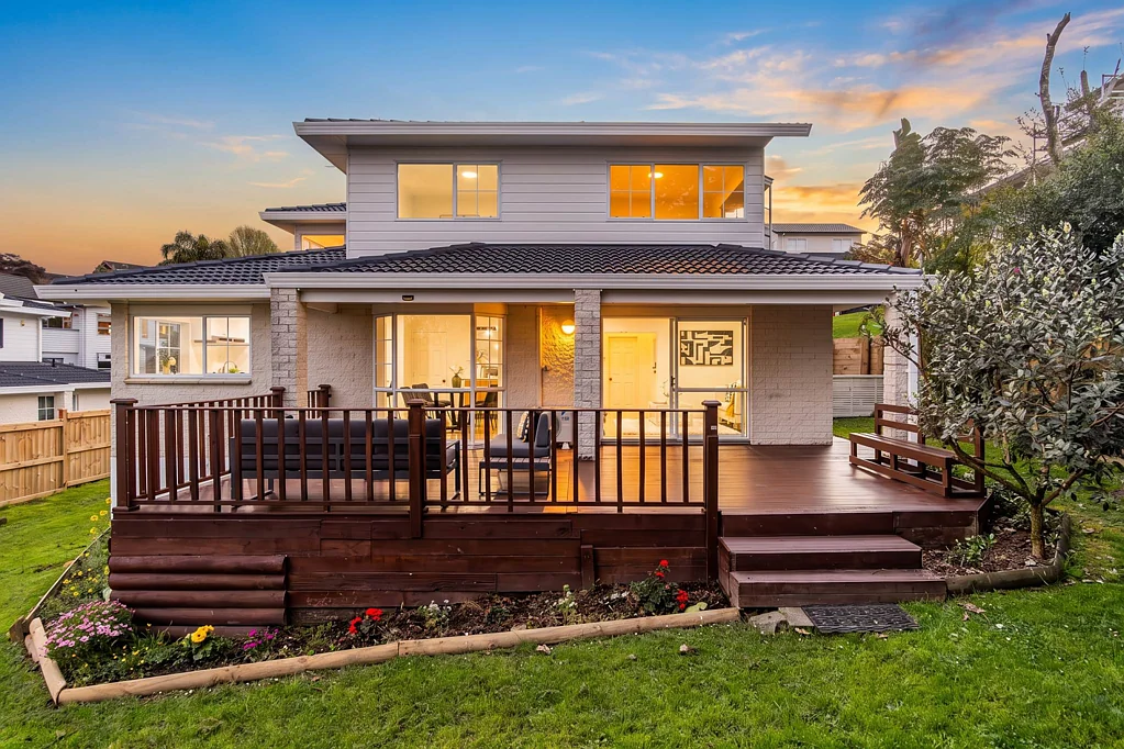 West Harbour 4 Bedroom Move-In Ready & Sky City Views