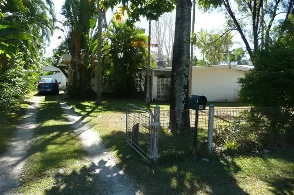 PALM COVE ON A BUDGET