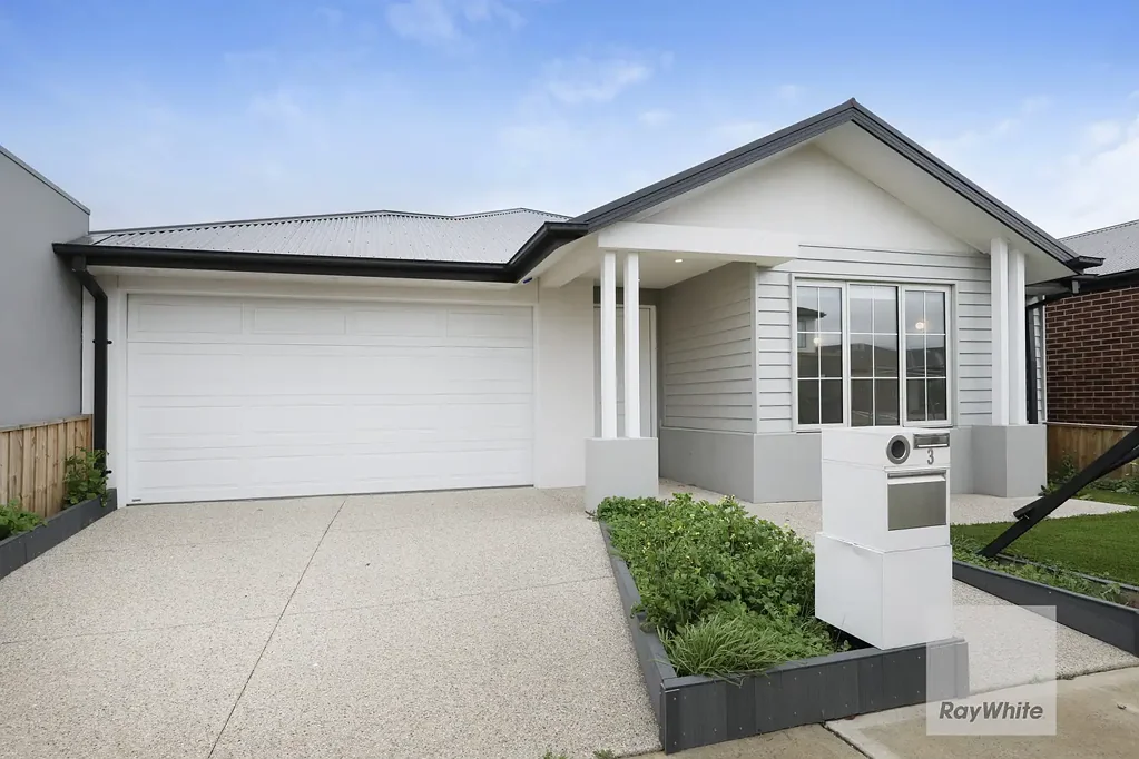 Modern Family Living in a Prime Greenvale Location