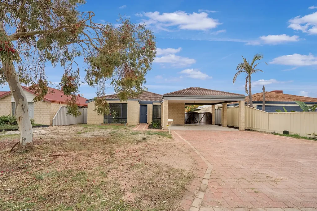 South Guildford 3Kwarto Large Family Home on 508m2 - New Carpets, Painting & Ready for you to move in!