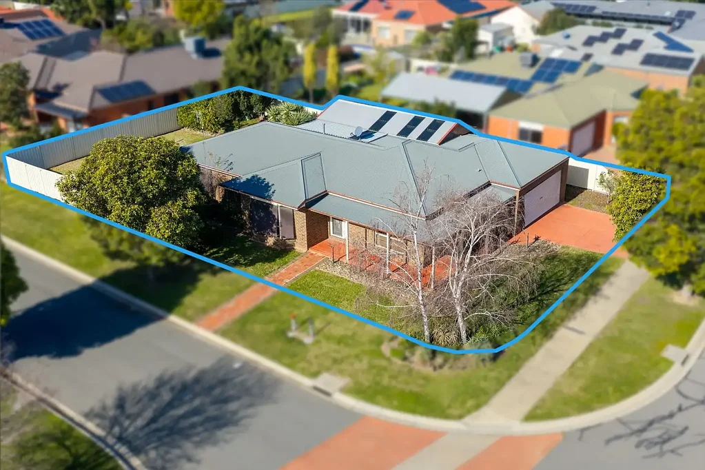 Shepparton 3房  North Shepparton - Three Bedroom Home - On a large corner block!