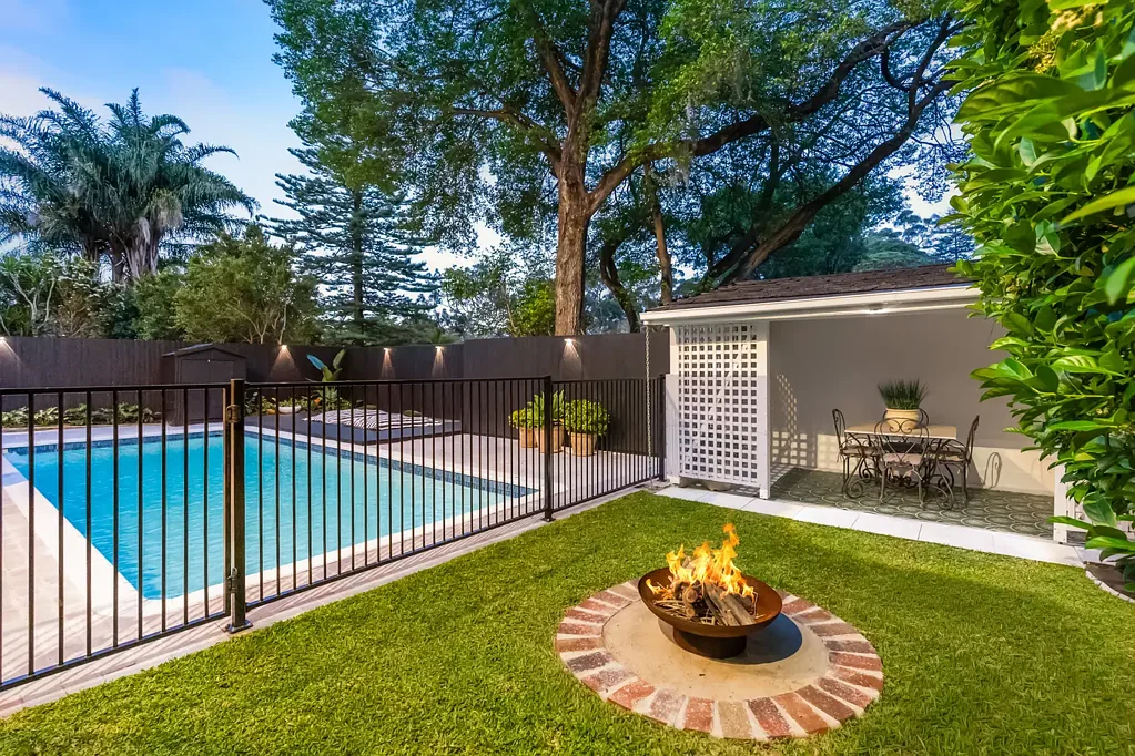 North Narrabeen 4कमरा A cherished sanctuary in a leafy enclave