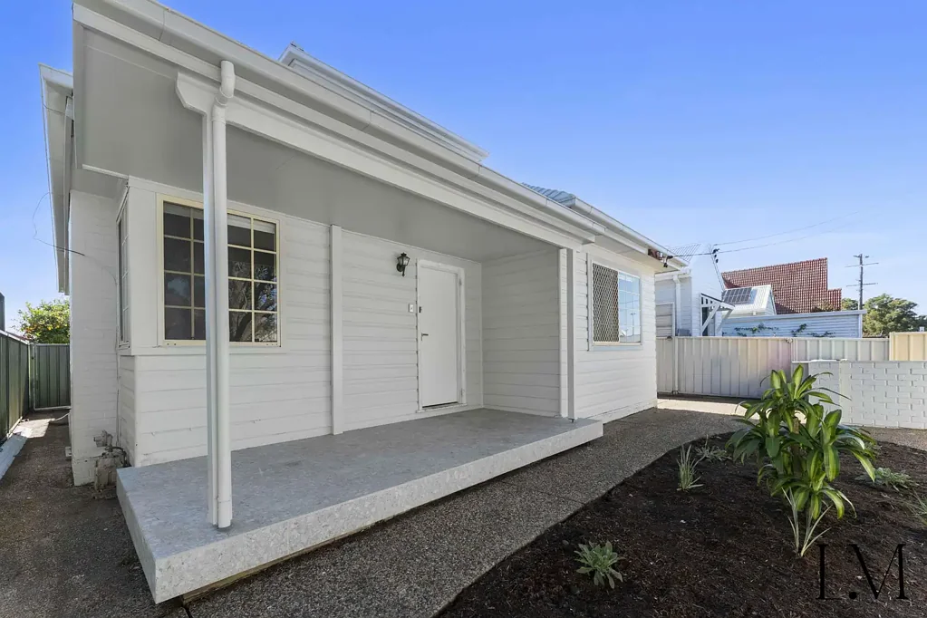 Freshly Renovated 5 Bedroom Home In Popular New Lambton Street