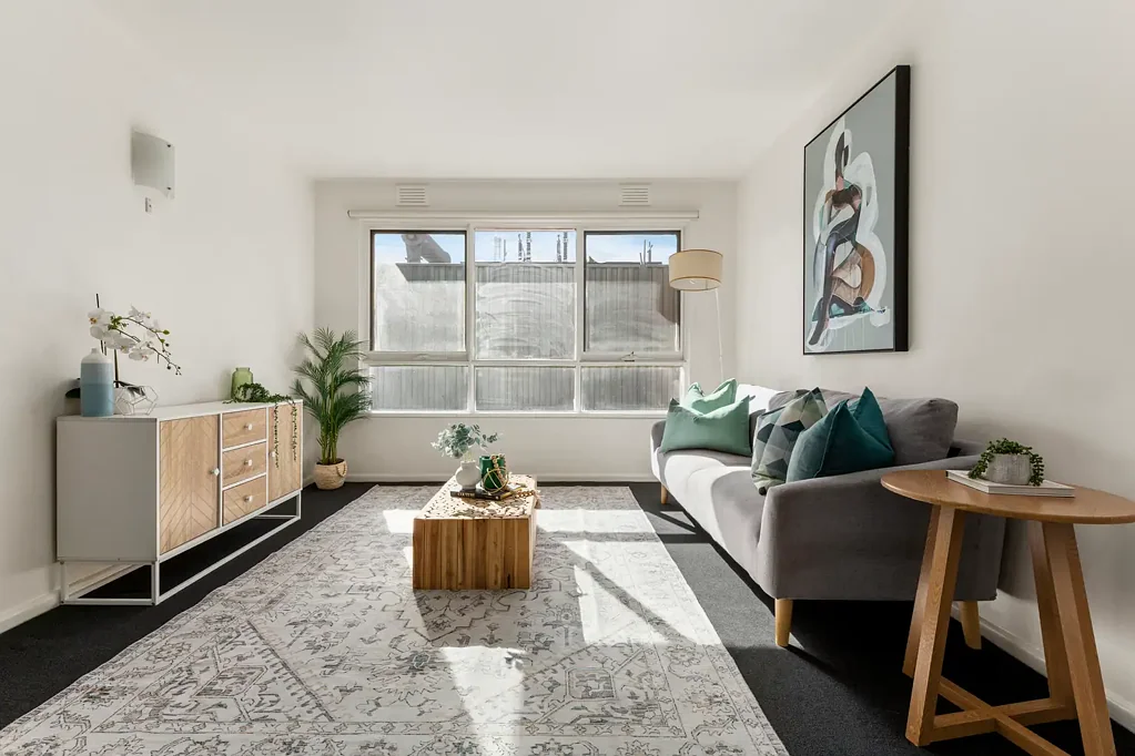 St Kilda East 2房  Immediate Lifestyle Appeal with Bright North Facing Aspect