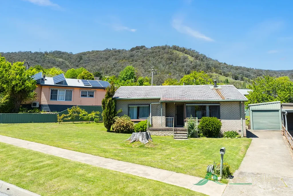 24 Lakeside Avenue, Mount Beauty, VIC 3699
