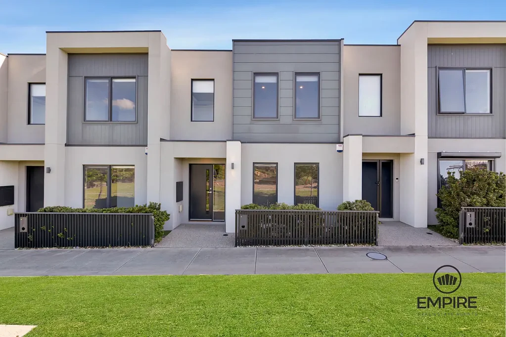 7 Parapet Lane, Clyde North, VIC 3978