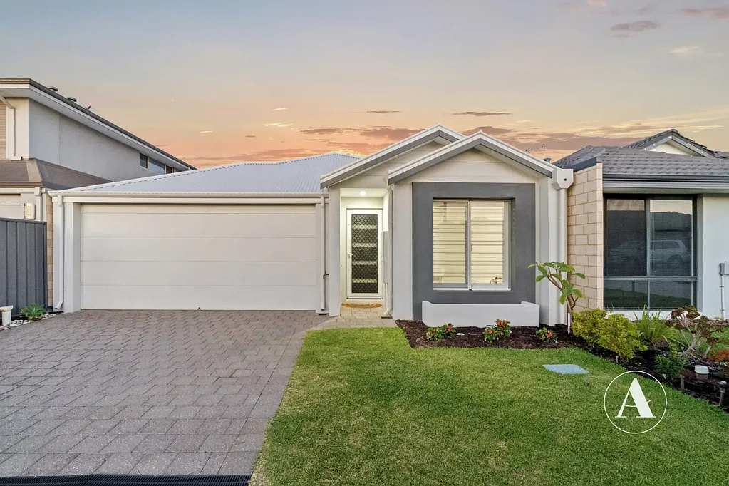 Hammond Park 3Moenga MODERN FAMILY LIVING! 3 BED + 2 BATH + STUDY