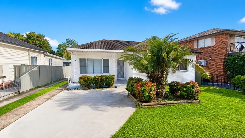 Enjoy Brand-New Kitchen with Comfort, Space & Convenience