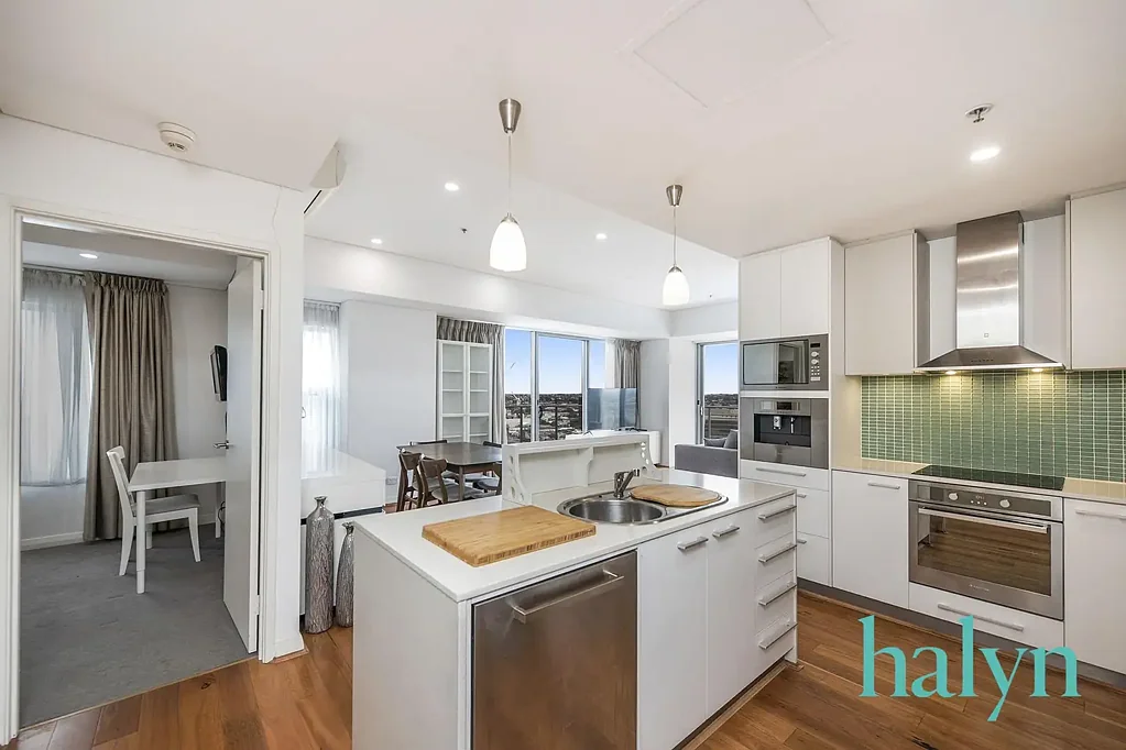 Furnished Executive Apartment at Equas, with a study!