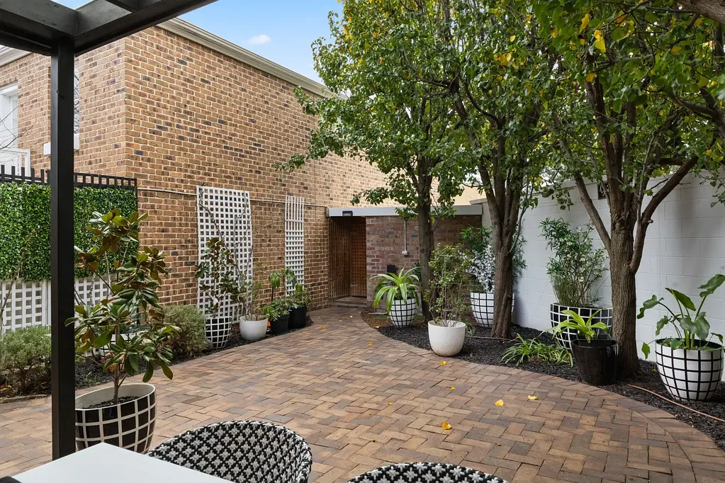 Norwood 3Kwarto Not Your Average Townhouse: Modern, Bold, and Built to Stand Out!