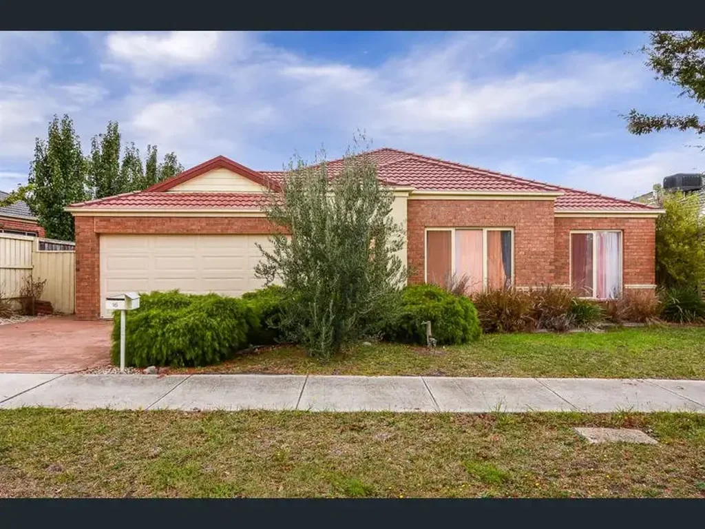 Spacious 4-Bedroom Family Home in Prime Berwick Location