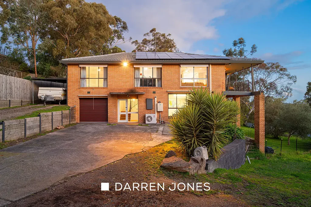 Greensborough 4 Bedroom Grand Proportions, Gratifying Views. Great Opportunity