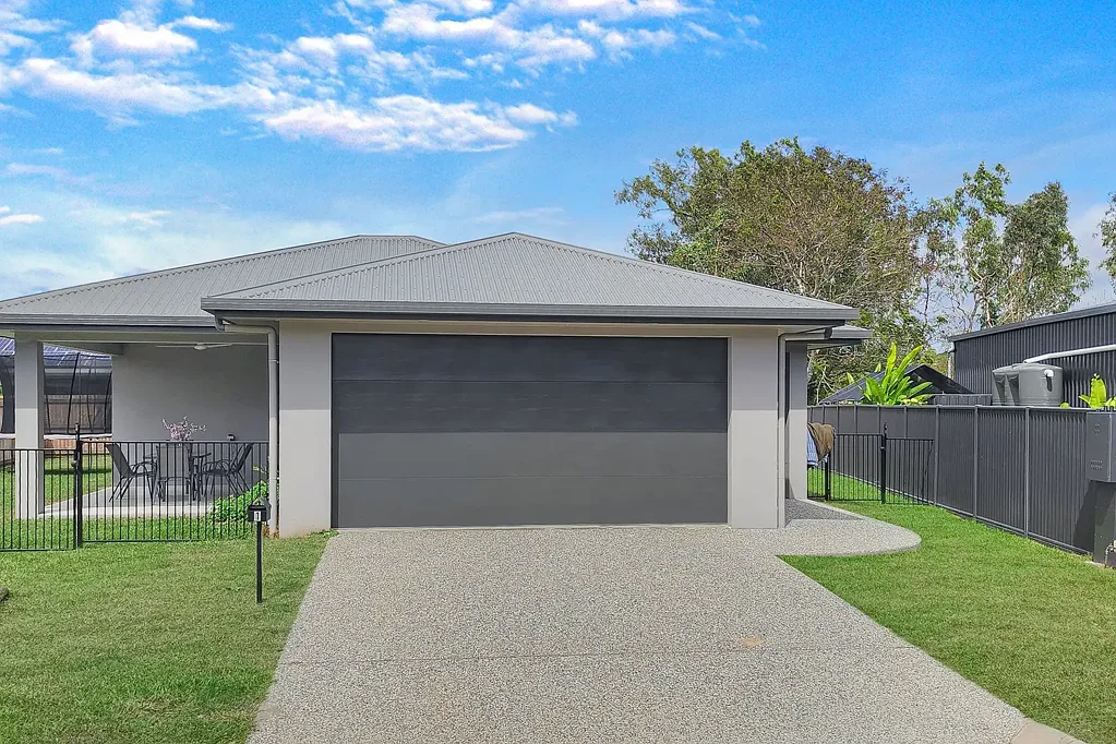 Spacious & Comfortable Fully Air-Conditioned Family Home!