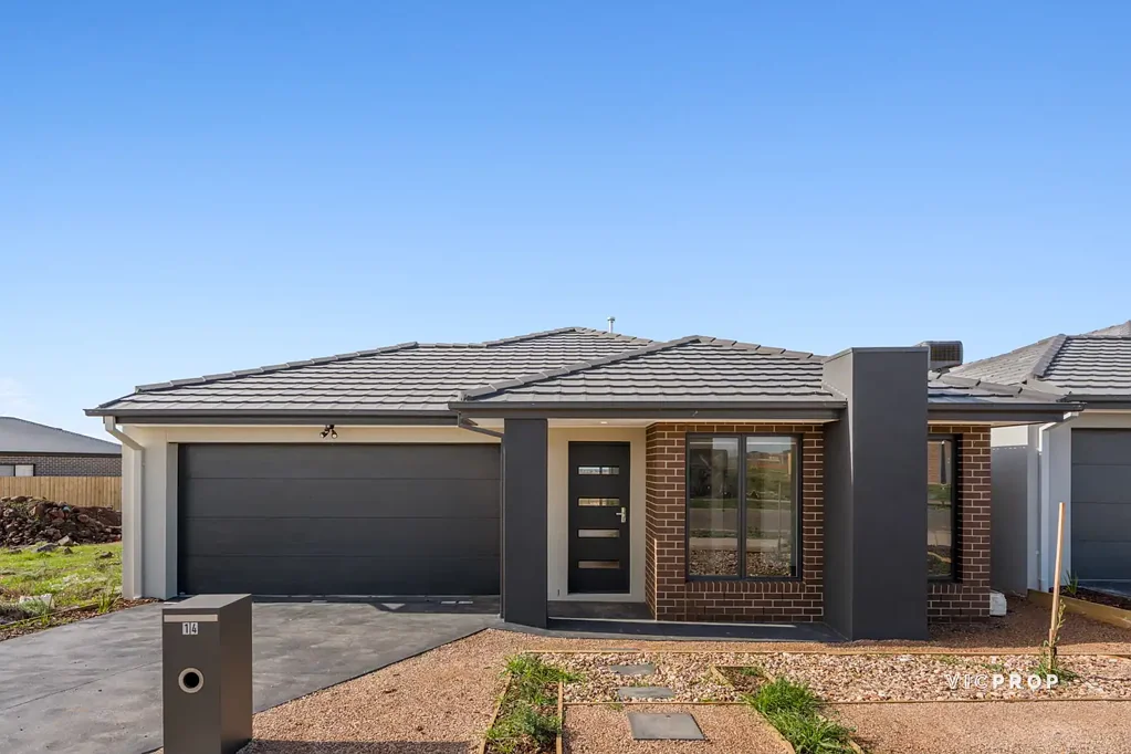 Stylish Family Living in a Prime Mambourin Location