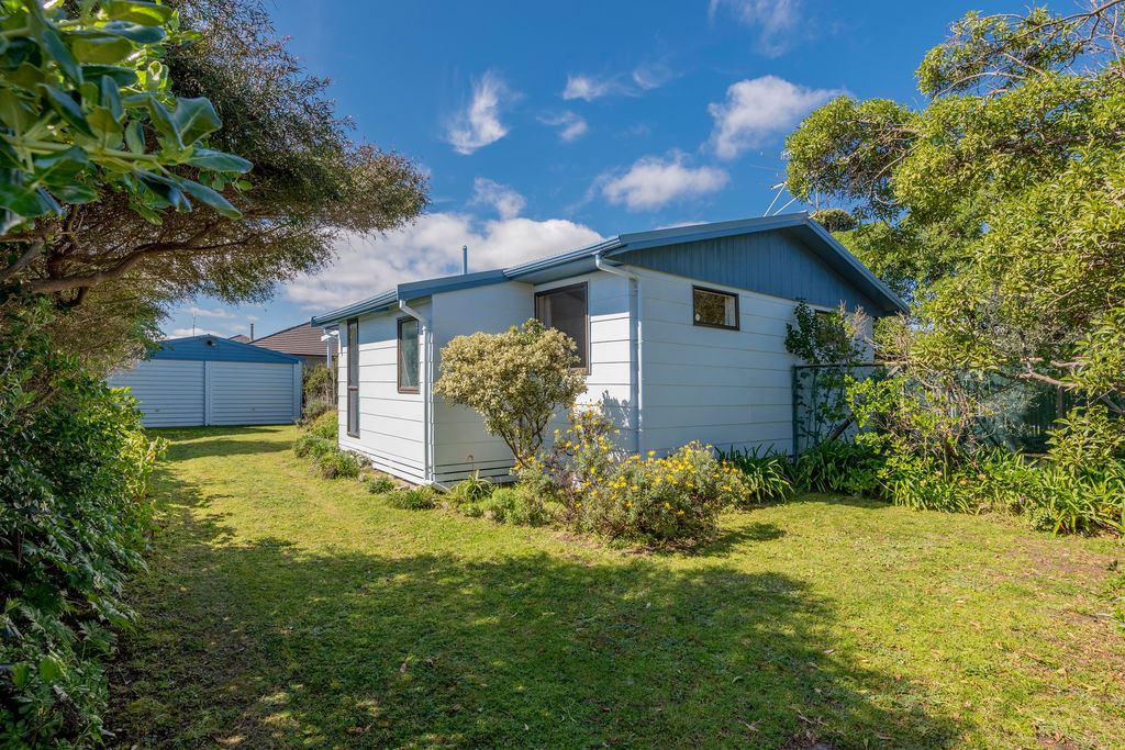 7 Reeves Street, Waikanae Beach, Kapiti Coast, 3 Schlafzimmer, 1 Badezimmer