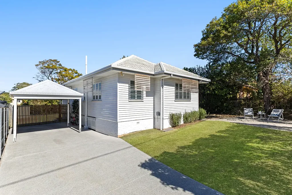 Chermside 3chambre Endless Potential - Call It Home, Renovate or Rebuild!
