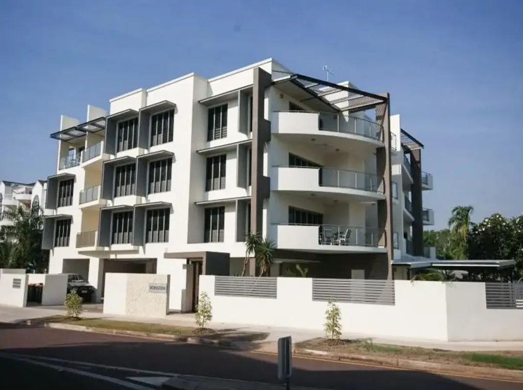 Stylishly Completed Apartment Minutes to CBD