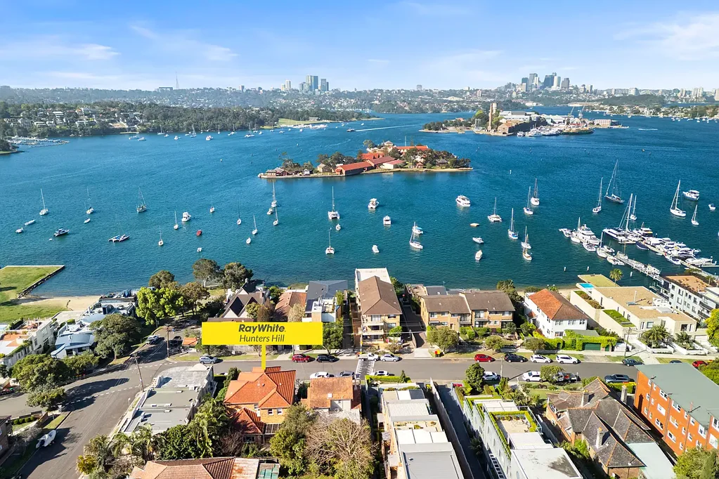 Drummoyne 6 Slaapkamer Timeless Waterview Elegance with Spectacular Sydney Views