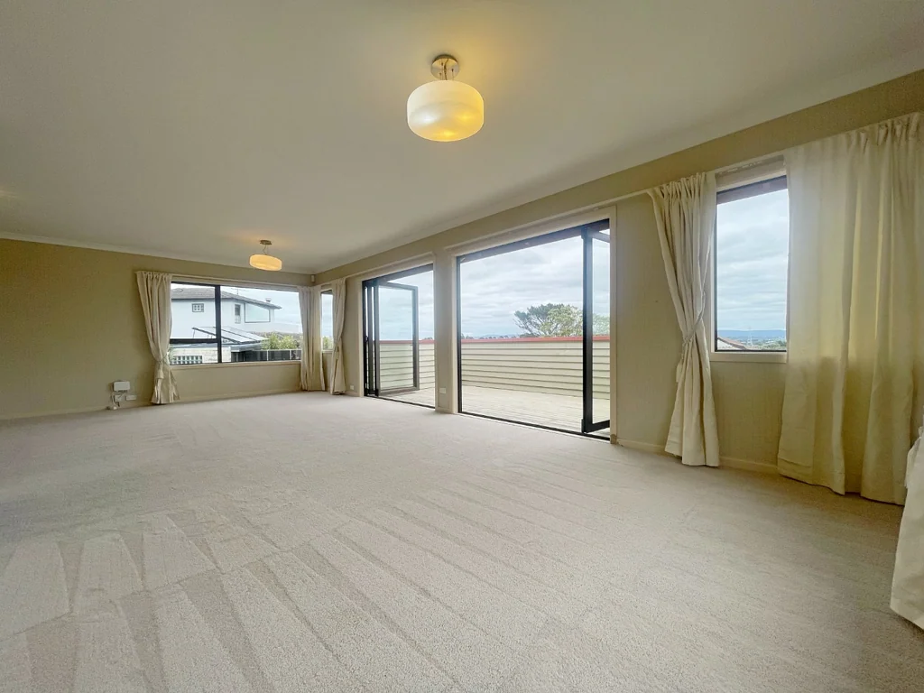 Sunny 4 Bedroom 2.5 Bathroom near Dominion Road