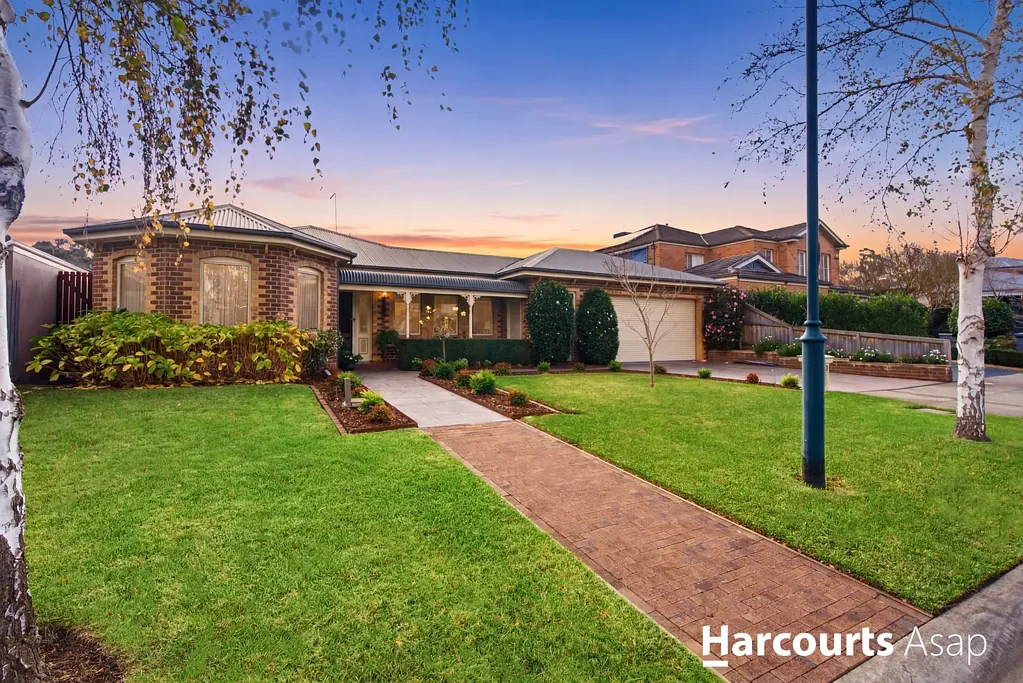 Berwick 4房 Berwick 备受追捧地段的极致家庭生活 Family Living at Its Finest in a Sought-After Berwick Location