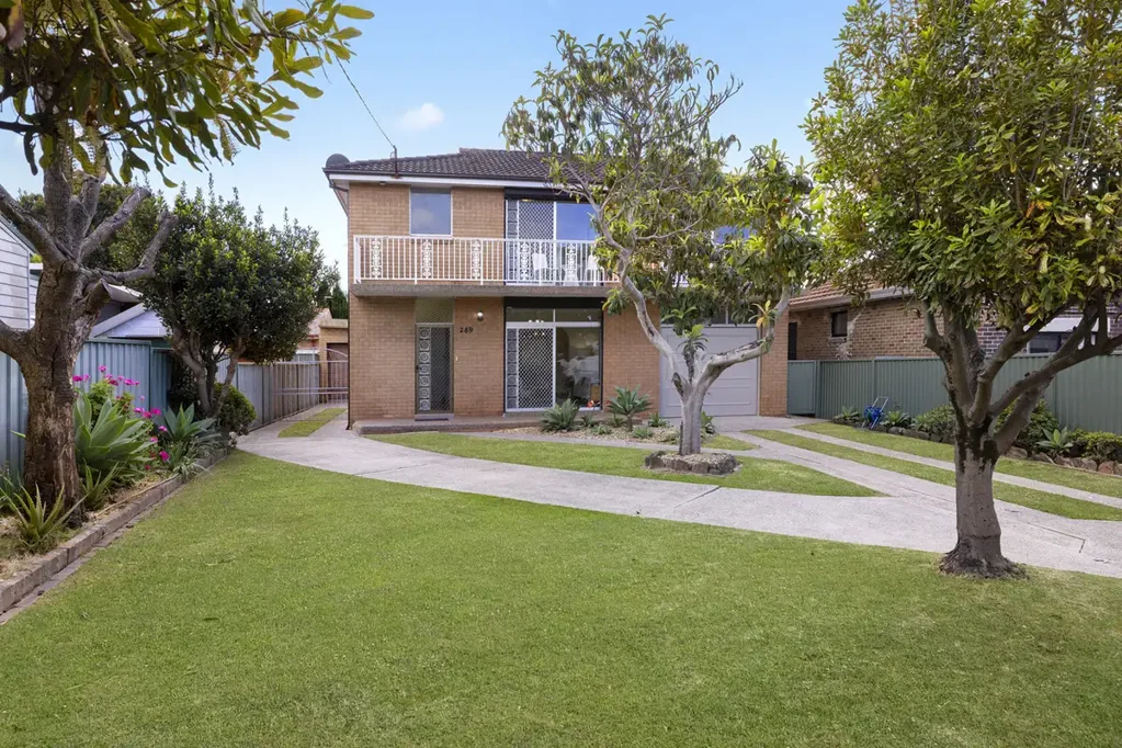 Croydon Park 4બેડરૂમ Solid Family Home in a Super-Convenient Location