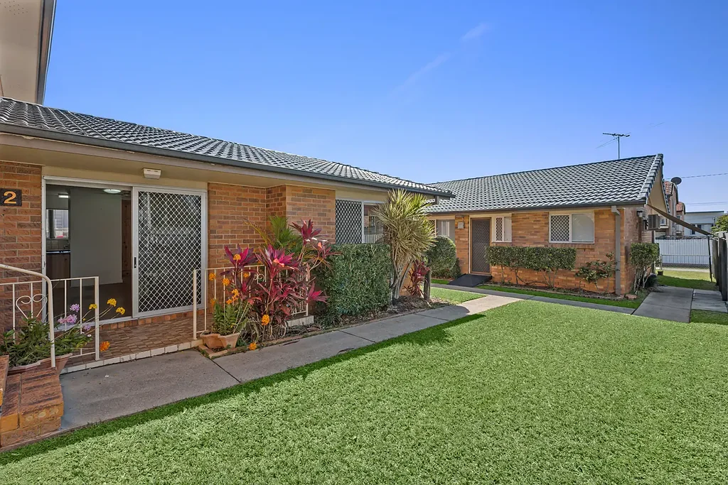 2/42 Klingner Road, Redcliffe, QLD 4020