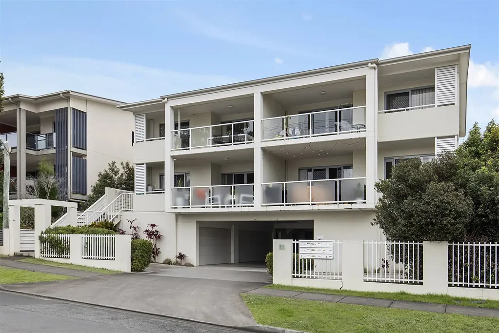 Nundah 2房 Nundah优质地段 135平米顶层公寓 端头设计 超大阳台 双车位锁车库 开放式布局 主卧带套间 Space, Style & Lifestyle Appeal