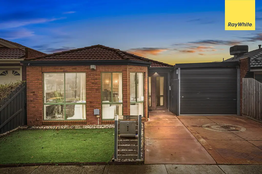 16 Mackellar Drive, Roxburgh Park, VIC 3064