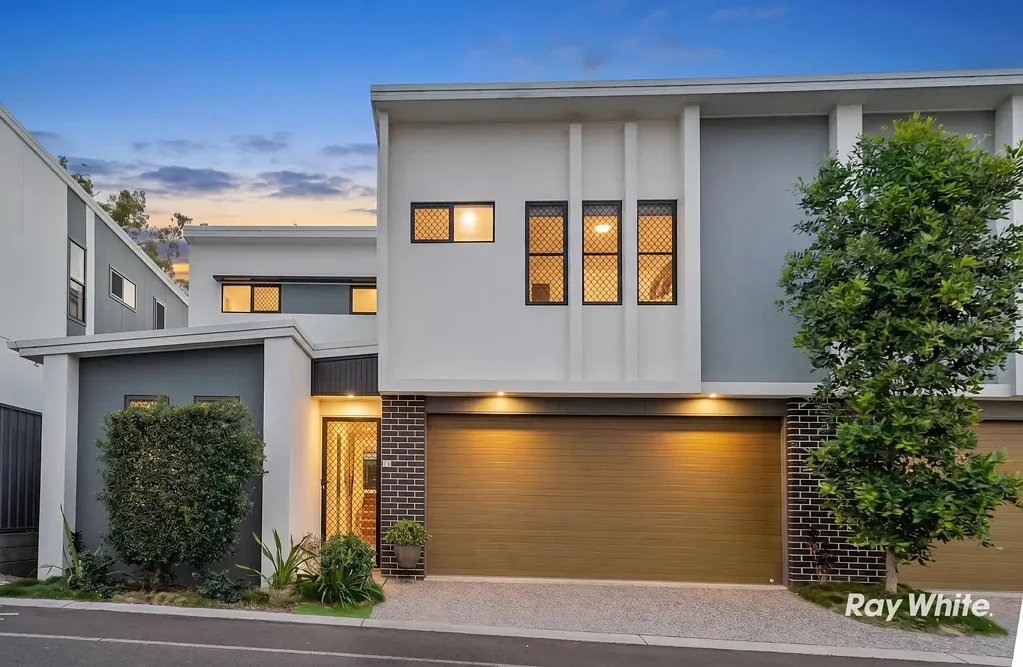 Eight Mile Plains 5房 近乎全新，奢华与实惠在此相遇 Near New, Where Luxury Meets Affordability