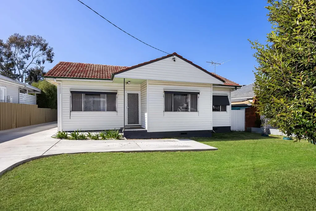 381 Lake Albert Road, Kooringal, NSW 2650