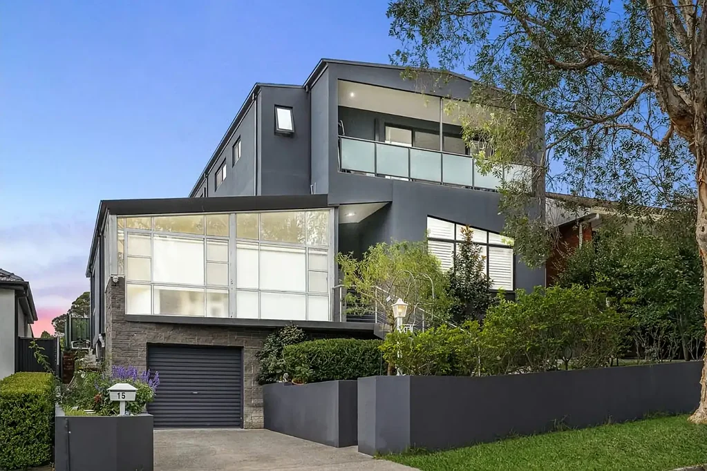 Elevated 4 bedroom home with Heated Inground Pool- Power & Water Included