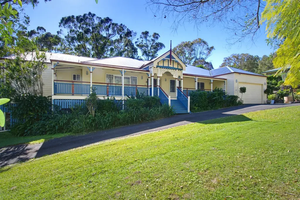 A Stunning Queenslander on 1 Acre – Space, Style & Lifestyle