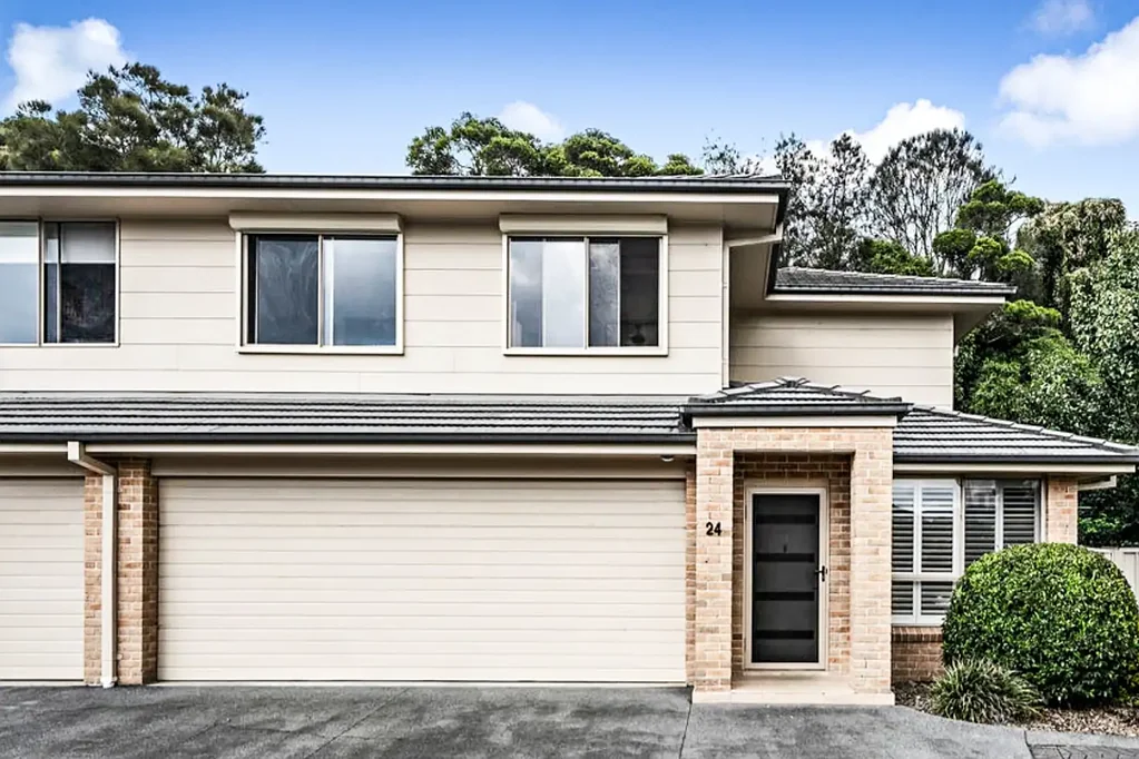SPACIOUS 3 BEDROOM TOWNHOUSE
