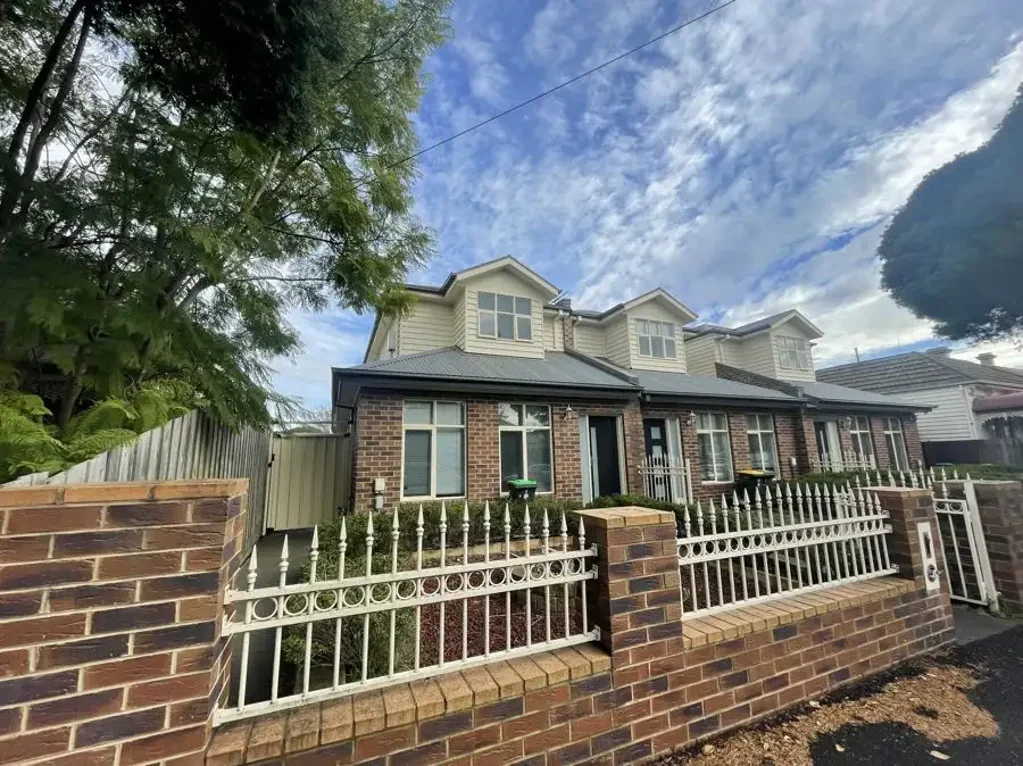 Townhouse living in a fantastic location