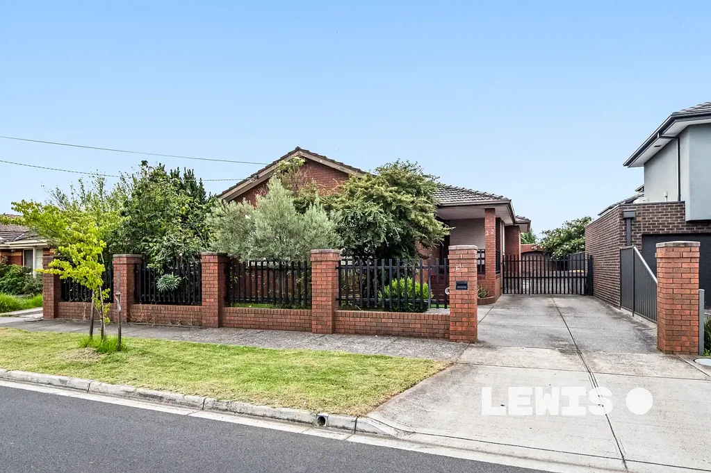 32 Pleasant Road, Thomastown, VIC 3074