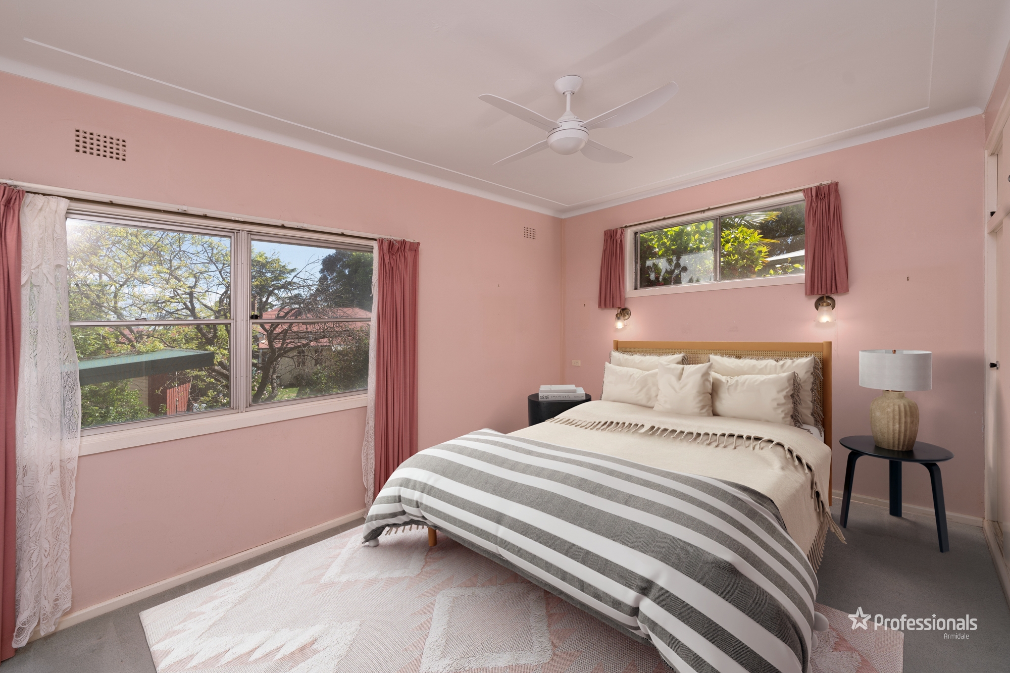 15 REGINALD AV, ARMIDALE NSW 2350, 0部屋, 0バスルーム, House